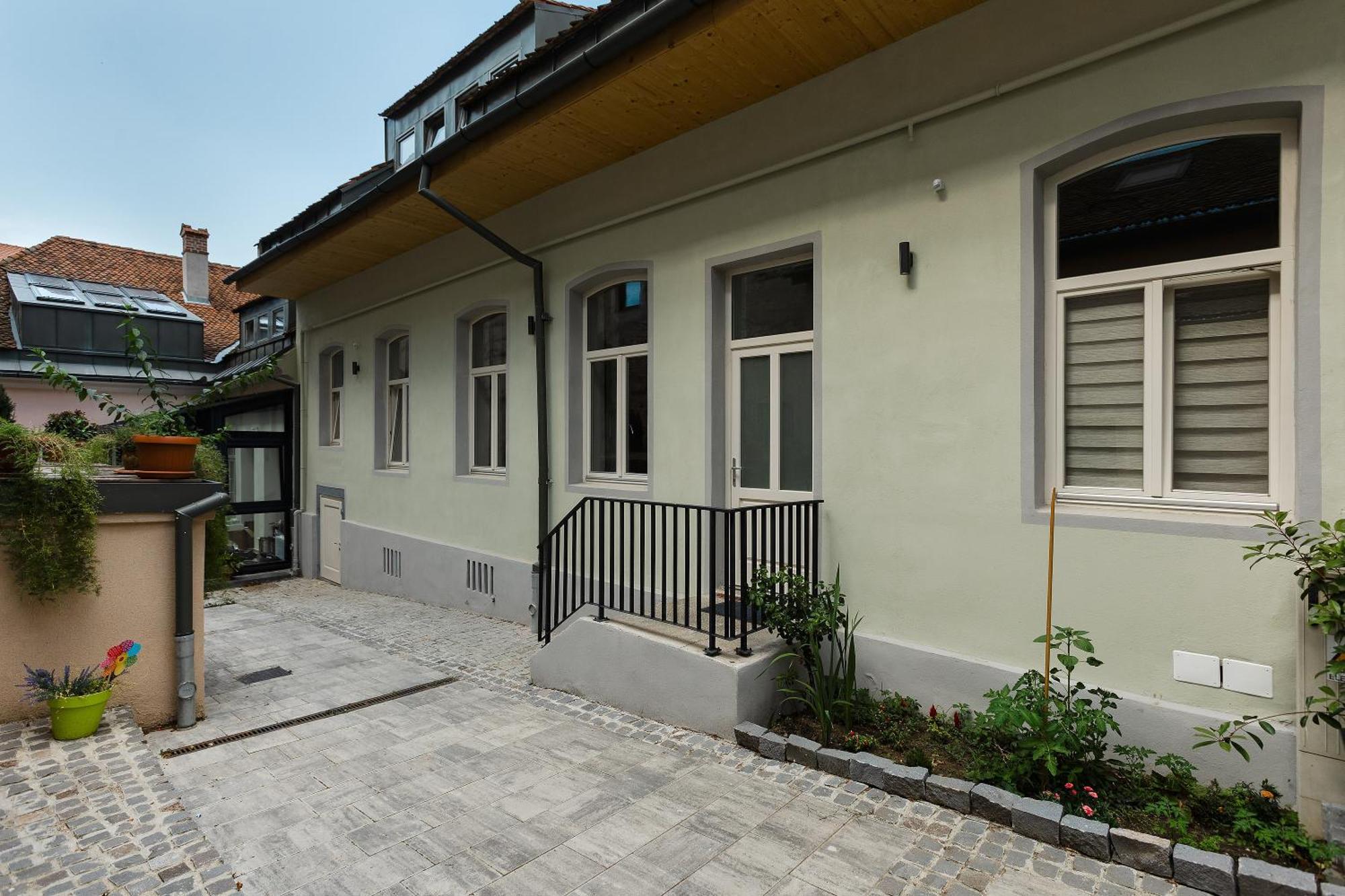 الشقق الفندقية براشوففي  House 66 المظهر الخارجي الصورة